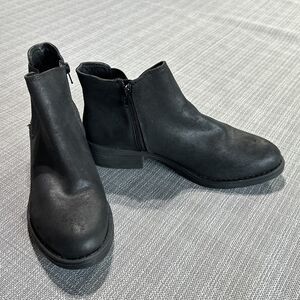 B-52 Bullboxer Ankle‎ Boots Womens 10 Black Catalina Chelsea Booties Faux Suede